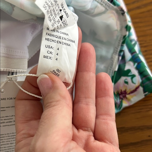 COCOSHIP Green and White Tropical Swim Coverup Top - Picture 3 of 4